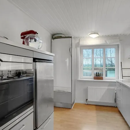 Stunning In With 3 Bedrooms And Wifi *